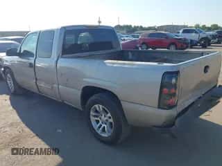 2004 Chevrolet Silverado 1500 LS с VIN 2GCEC19V641130196, выставлен на аукционе IAAI как лот 43257435 с пробегом 390 867 миль миль и . История ставок и продаж доступна на DreamBid. Изображение 3.
