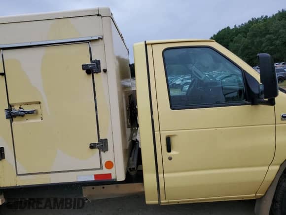 2021 Ford Econoline Cargo с VIN 1FDXE4FN2MDC34418, выставлен на аукционе Copart как лот 62347935 с пробегом 88 788 миль миль и Чистый • Clean title. История ставок и продаж доступна на DreamBid. Изображение 10.