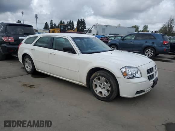2006 Dodge Magnum with VIN 2D4FV47T86H417070, listed as a Copart auction lot 49451354 with 197,929 mi miles and Salvage title. Bid and sale history available at DreamBid. Image 4.
