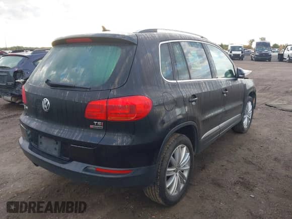 2016 Volkswagen Tiguan SEL с VIN WVGBV7AX6GW505249, выставлен на аукционе IAAI как лот 43402800 с пробегом 120 697 миль миль и . История ставок и продаж доступна на DreamBid. Изображение 4.