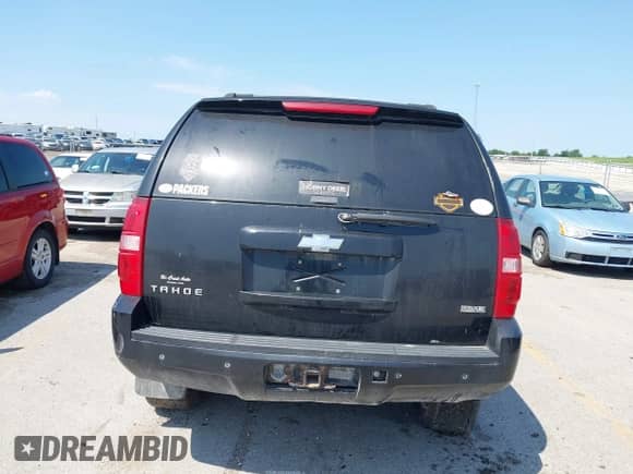 2007 Chevrolet Tahoe LTZ z VIN 1GNFK13077R331449, wystawiony jako IAAI lot #42848077 z przebiegiem Nie podano mil oraz . Historia ofert i sprzedaży dostępna na DreamBid. Obrazek 15.