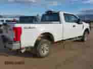 2019 Ford F-250 XL z VIN 1FT7X2B62KEF31410, wystawiony jako IAAI lot #43374683 z przebiegiem 107 517 mil mil oraz . Historia ofert i sprzedaży dostępna na DreamBid. Obrazek 4.