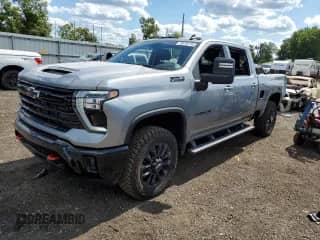2025 Chevrolet Silverado 2500HD LT с VIN 2GC4KNEY6S1143968, выставлен на аукционе Copart как лот 69781745 с пробегом 20 570 миль миль и Чистый • Clean title. История ставок и продаж доступна на DreamBid. Изображение 1.