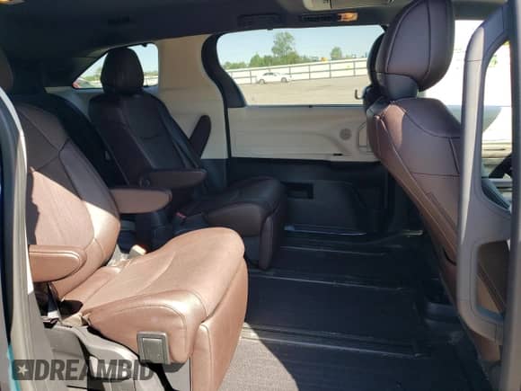 2024 Toyota Sienna Platinum с VIN 5TDERKEC0RS187244, выставлен на аукционе Copart как лот 52601025 с пробегом 11 881 миль миль и Списание • Salvage title. История ставок и продаж доступна на DreamBid. Изображение 12.