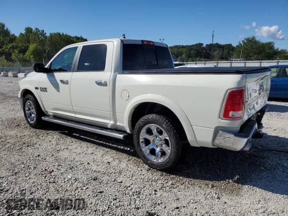 2018 Ram 1500 Laramie z VIN 1C6RR7NT0JS162331, wystawiony jako Copart lot #70268795 z przebiegiem 133 307 mil mil oraz Nie do naprawy • Non repairable. Historia ofert i sprzedaży dostępna na DreamBid. Obrazek 2.
