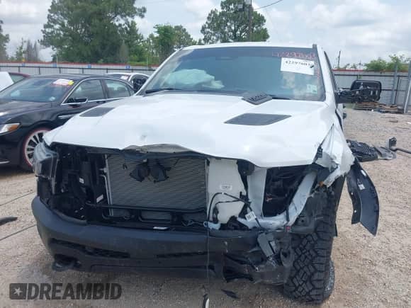 2025 Ram 1500 Rebel z VIN 1C6SRFLP9SN639467, wystawiony jako IAAI lot #42297603 z przebiegiem 2 996 mil mil oraz . Historia ofert i sprzedaży dostępna na DreamBid. Obrazek 6.