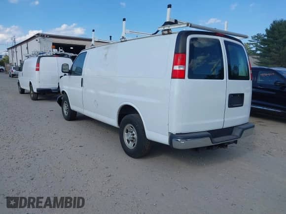 2019 Chevrolet Express Cargo with VIN 1GCWGAFGXK1144071, listed as a IAAI auction lot 42935710 with 130,699 mi miles and . Bid and sale history available at DreamBid. Image 3.