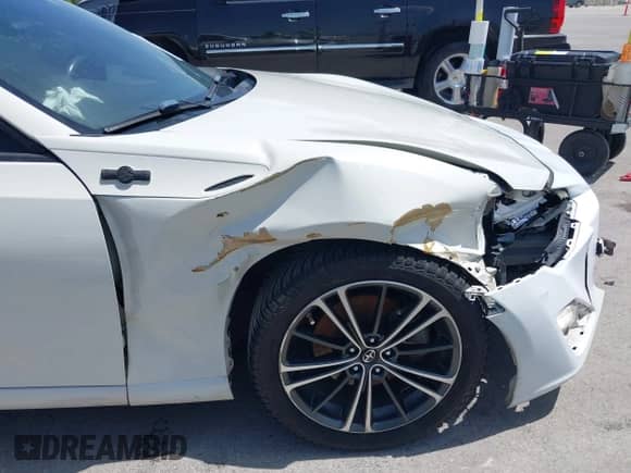 2015 Scion FR-S z VIN JF1ZNAA15F9700953, wystawiony jako IAAI lot #42691821 z przebiegiem 124 706 mil mil oraz . Historia ofert i sprzedaży dostępna na DreamBid. Obrazek 17.