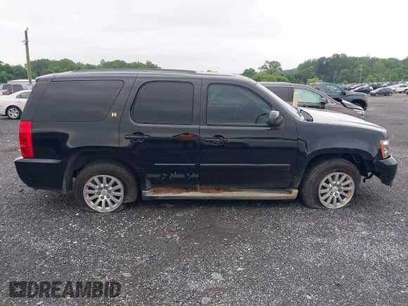 2009 Chevrolet Tahoe with VIN 1GNFK13599R101684, listed as a IAAI auction lot 42665585 with 191,589 mi miles and . Bid and sale history available at DreamBid. Image 13.