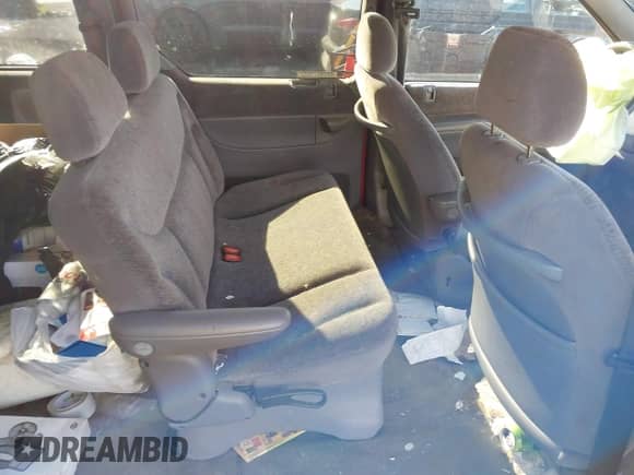 1999 Dodge Caravan SE с VIN 1B4GP45G7XB554879, выставлен на аукционе IAAI как лот 41644242 с пробегом Не указан миль и . История ставок и продаж доступна на DreamBid. Изображение 8.