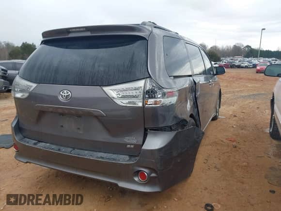 2011 Toyota Sienna SE z VIN 5TDXK3DC3BS143331, wystawiony jako IAAI lot #41758043 z przebiegiem 215 490 mil mil oraz . Historia ofert i sprzedaży dostępna na DreamBid. Obrazek 4.