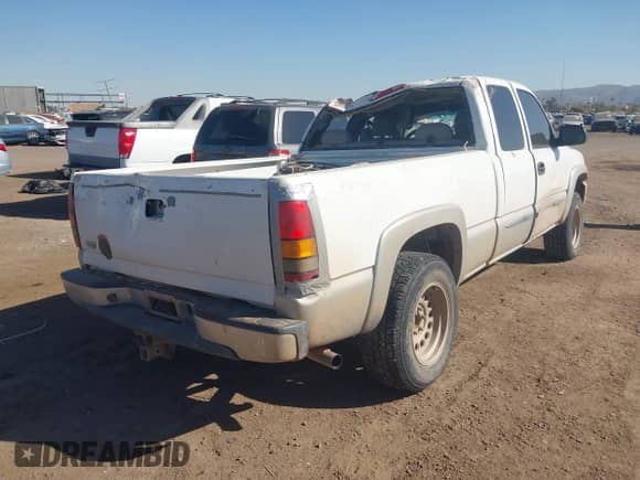 2004 GMC Sierra 1500 SLE with VIN 2GTEK19T541136881, listed as a IAAI auction lot 41477909 with 345,909 mi miles and . Bid and sale history available at DreamBid. Image 4.