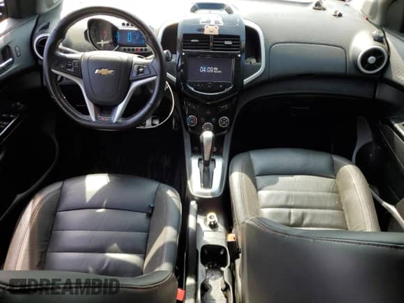 2016 Chevrolet Sonic RS z VIN 1G1JG6SB9G4152534, wystawiony jako Copart lot #61669815 z przebiegiem 117 986 mil mil oraz Szkoda całkowita • Salvage title. Historia ofert i sprzedaży dostępna na DreamBid. Obrazek 8.