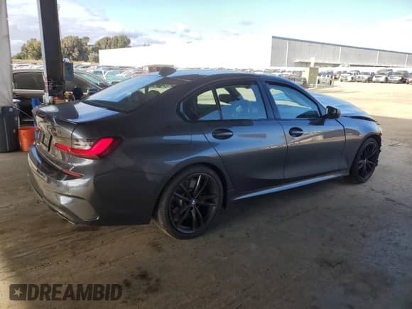 2022 BMW 3 Series M340i z VIN 3MW5U7J0XN8C39888, wystawiony jako Copart lot #82389045 z przebiegiem 23 292 mil mil oraz Szkoda całkowita • Salvage title. Historia ofert i sprzedaży dostępna na DreamBid. Obrazek 3.