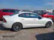 2022 Volvo S60 Momentum с VIN 7JRL12TZ9NG189201, выставлен на аукционе IAAI как лот 43423244 с пробегом 126 311 миль миль и . История ставок и продаж доступна на DreamBid. Изображение 13.