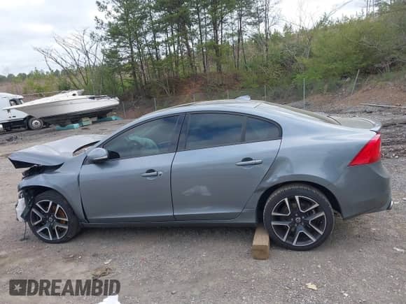 2018 Volvo S60 Dynamic с VIN YV126MFL4J2451044, выставлен на аукционе IAAI как лот 41815799 с пробегом 133 390 миль миль и . История ставок и продаж доступна на DreamBid. Изображение 14.