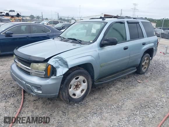 2006 Chevrolet TrailBlazer LT z VIN 1GNDS13S462338763, wystawiony jako IAAI lot #43145852 z przebiegiem 147 745 mil mil oraz . Historia ofert i sprzedaży dostępna na DreamBid. Obrazek 2.