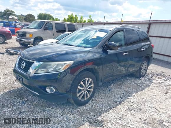 2015 Nissan Pathfinder S with VIN 5N1AR2MM0FC695277, listed as a IAAI auction lot 40391144 with 138,657 mi miles and . Bid and sale history available at DreamBid. Image 17.