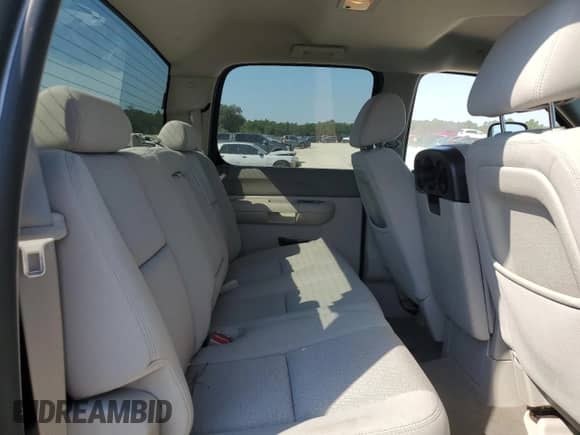 2013 Chevrolet Silverado 2500HD LT z VIN 1GC1CXE84DF135665, wystawiony jako Copart lot #76053634 z przebiegiem 84 113 mil mil oraz Szkoda całkowita • Salvage title. Historia ofert i sprzedaży dostępna na DreamBid. Obrazek 10.