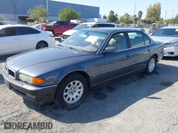 2000 BMW 7 Series 740iL with VIN WBAGH8347YDP09756, listed as a IAAI auction lot 43401435 with 239,436 mi miles and . Bid and sale history available at DreamBid. Image 2.