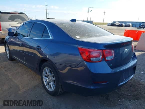 2015 Chevrolet Malibu LT z VIN 1G11C5SL6FF142898, wystawiony jako IAAI lot #43263504 z przebiegiem 132 766 mil mil oraz . Historia ofert i sprzedaży dostępna na DreamBid. Obrazek 3.