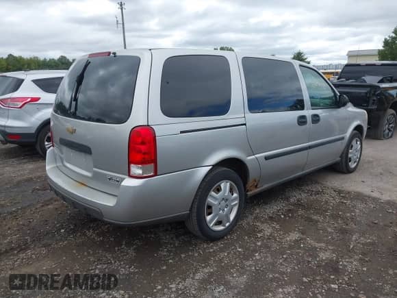 2008 Chevrolet Uplander LS with VIN 1GNDV23W08D114249, listed as a IAAI auction lot 43007072 with 212,373 mi miles and . Bid and sale history available at DreamBid. Image 4.