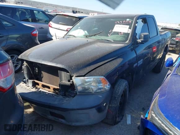 2014 Ram 1500 Tradesman z VIN 1C6RR6FT4ES312584, wystawiony jako IAAI lot #42475191 z przebiegiem 199 258 mil mil oraz . Historia ofert i sprzedaży dostępna na DreamBid. Obrazek 2.