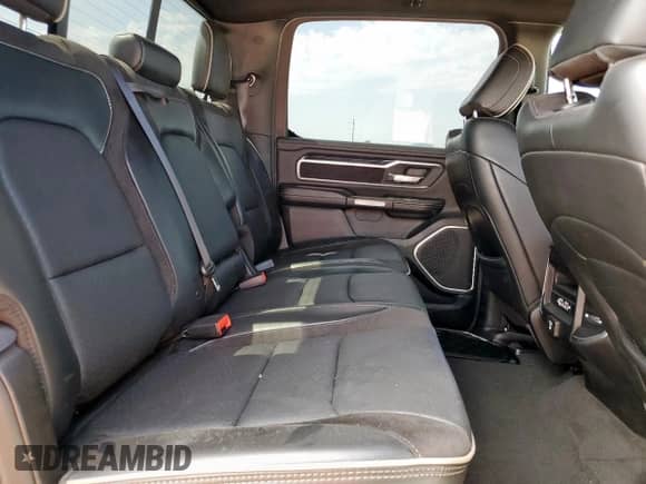 2020 Ram 1500 Laramie z VIN 1C6SRFJT7LN328315, wystawiony jako Copart lot #68271545 z przebiegiem 64 057 mil mil oraz Szkoda całkowita • Salvage title. Historia ofert i sprzedaży dostępna na DreamBid. Obrazek 10.