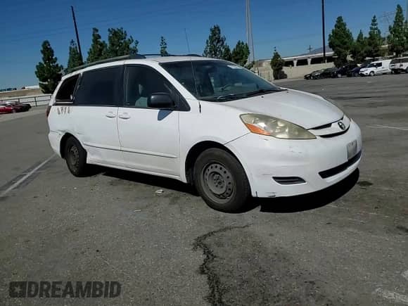 2010 Toyota Sienna CE z VIN 5TDKK4CC7AS320821, wystawiony jako Copart lot #71125375 z przebiegiem 173 465 mil mil oraz Szkoda całkowita • Salvage title. Historia ofert i sprzedaży dostępna na DreamBid. Obrazek 14.