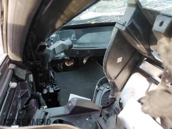 2017 Chevrolet Corvette Grand Sport 2LT z VIN 1G1YX2D75H5120935, wystawiony jako Copart lot #84403624 z przebiegiem Nie podano mil oraz Szkoda całkowita • Salvage title. Historia ofert i sprzedaży dostępna na DreamBid. Obrazek 9.