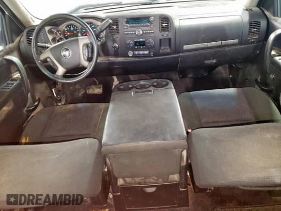 2011 GMC Sierra 1500 SLE with VIN 3GTP2VE33BG183093, listed as a Copart auction lot 84920335 with 333,811 mi miles and Clean title. Bid and sale history available at DreamBid. Image 8.