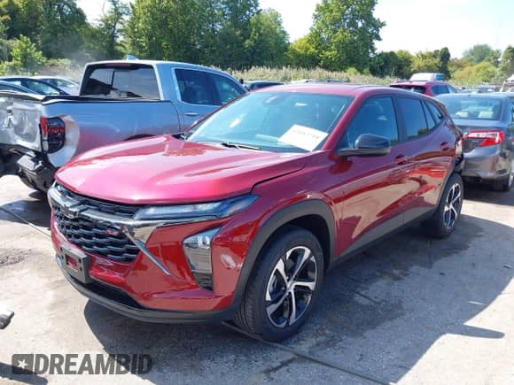 2025 Chevrolet Trax 1RS с VIN KL77LGEP6SC300788, выставлен на аукционе IAAI как лот 43183710 с пробегом 1 431 миль миль и . История ставок и продаж доступна на DreamBid. Изображение 2.