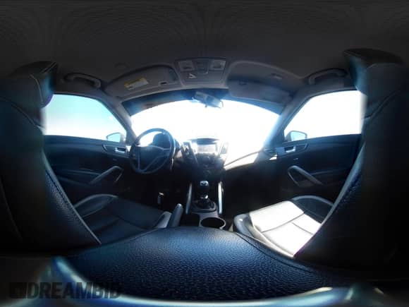 2013 Hyundai Veloster Turbo с VIN KMHTC6AE3DU152799, выставлен на аукционе IAAI как лот 43142353 с пробегом 121 931 миль миль и . История ставок и продаж доступна на DreamBid. Изображение 19.