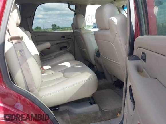 2005 Chevrolet Tahoe LS с VIN 1GNEK13T95R171304, выставлен на аукционе IAAI как лот 43084920 с пробегом 209 151 миль миль и . История ставок и продаж доступна на DreamBid. Изображение 8.