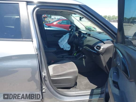 2021 Chevrolet TrailBlazer LT с VIN KL79MPS2XMB149249, выставлен на аукционе IAAI как лот 42496841 с пробегом 57 807 миль миль и . История ставок и продаж доступна на DreamBid. Изображение 5.