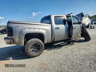 2007 Chevrolet Silverado 1500 1LT z VIN 2GCEK133271647610, wystawiony jako Copart lot #81615205 z przebiegiem Nie podano mil oraz Szkoda całkowita • Salvage title. Historia ofert i sprzedaży dostępna na DreamBid. Obrazek 3.