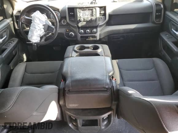 2019 Ram 1500 Tradesman z VIN 1C6RREGT7KN604393, wystawiony jako Copart lot #55301835 z przebiegiem 75 831 mil mil oraz Szkoda całkowita • Salvage title. Historia ofert i sprzedaży dostępna na DreamBid. Obrazek 8.