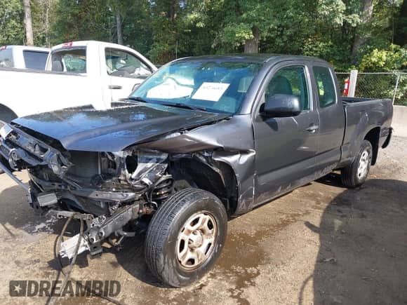 2015 Toyota Tacoma with VIN 5TFTX4CN8FX059806, listed as a IAAI auction lot 43276685 with 111,271 mi miles and . Bid and sale history available at DreamBid. Image 17.