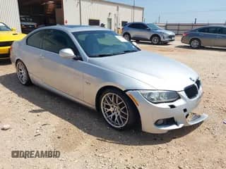 2012 BMW 3 Series 335i с VIN WBAKG7C53CE803345, выставлен на аукционе IAAI как лот 42489548 с пробегом 96 521 миль миль и . История ставок и продаж доступна на DreamBid. Изображение 1.