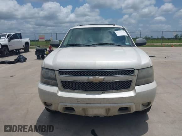 2009 Chevrolet Suburban LTZ z VIN 1GNFK36399R234676, wystawiony jako IAAI lot #42321922 z przebiegiem 419 096 mil mil oraz . Historia ofert i sprzedaży dostępna na DreamBid. Obrazek 12.