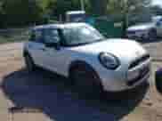 2025 MINI Hardtop with VIN WMW43GD06S2X37266, listed as a IAAI auction lot 43222200 with 1,853 mi miles and . Bid and sale history available at DreamBid. Image 1.