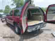 2002 Chevrolet Suburban LT с VIN 1GNFK16Z92J339067, выставлен на аукционе IAAI как лот 39902339 с пробегом 259 973 миль миль и . История ставок и продаж доступна на DreamBid. Изображение 3.