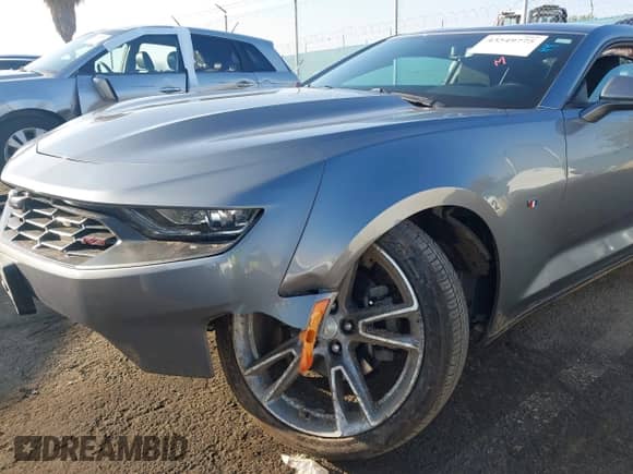 2019 Chevrolet Camaro 1LT с VIN 1G1FB1RS1K0141167, выставлен на аукционе IAAI как лот 43549775 с пробегом 17 320 миль миль и . История ставок и продаж доступна на DreamBid. Изображение 6.
