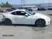 2015 Scion FR-S z VIN JF1ZNAA12F8713987, wystawiony jako IAAI lot #42347851 z przebiegiem 98 629 mil mil oraz . Historia ofert i sprzedaży dostępna na DreamBid. Obrazek 13.