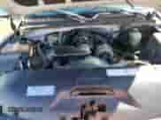 2000 Chevrolet Silverado 1500 LS z VIN 2GCEC19T1Y1258365, wystawiony jako Copart lot #71617885 z przebiegiem 265 898 mil mil oraz Czysty tytuł • Clean title. Historia ofert i sprzedaży dostępna na DreamBid. Obrazek 11.