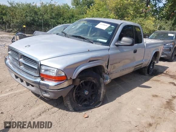 2001 Dodge Dakota Sport with VIN 1B7GG22N11S128929, listed as a IAAI auction lot 43228896 with 267,995 mi miles and . Bid and sale history available at DreamBid. Image 17.