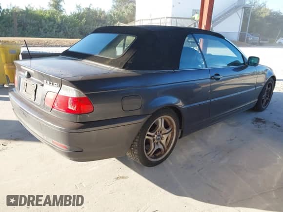 2005 BMW 3 Series 330Ci with VIN WBABW53435PL48521, listed as a IAAI auction lot 43540621 with 228,462 mi miles and . Bid and sale history available at DreamBid. Image 4.