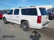 2010 Chevrolet Suburban LTZ z VIN 1GNUCKE00AR176516, wystawiony jako IAAI lot #42326903 z przebiegiem 189 777 mil mil oraz . Historia ofert i sprzedaży dostępna na DreamBid. Obrazek 3.