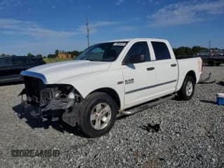 2016 Ram 1500 Express z VIN 1C6RR6KT0GS125299, wystawiony jako Copart lot #70562635 z przebiegiem 161 075 mil mil oraz Szkoda całkowita • Salvage title. Historia ofert i sprzedaży dostępna na DreamBid. Obrazek 1.