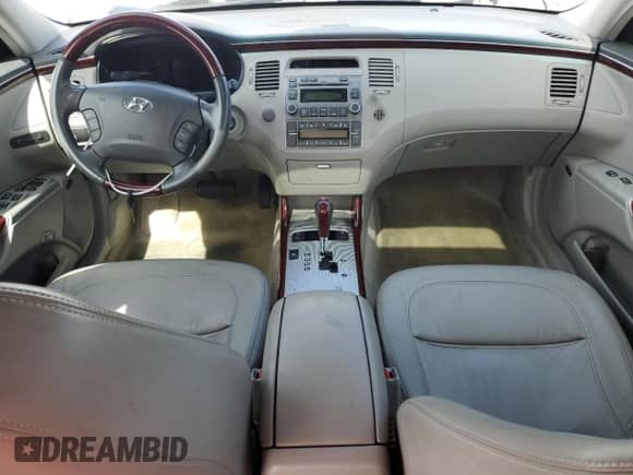 2007 Hyundai Azera SE с VIN KMHFC46F27A242907, выставлен на аукционе Copart как лот 75424854 с пробегом 151 576 миль миль и Списание • Salvage title. История ставок и продаж доступна на DreamBid. Изображение 8.